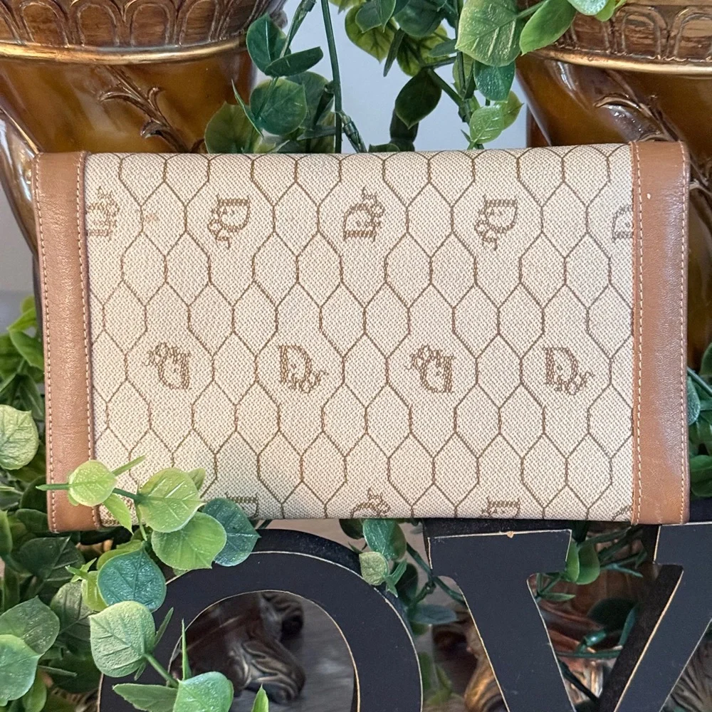 Christian Dior Vintage,  Honeycomb, Kiss-Lock Clutch Wallet. Made in Spain
